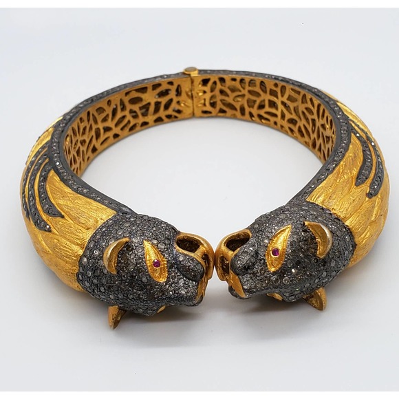 Silver Lion Bangle with Diamonds - Picture 4 of 9